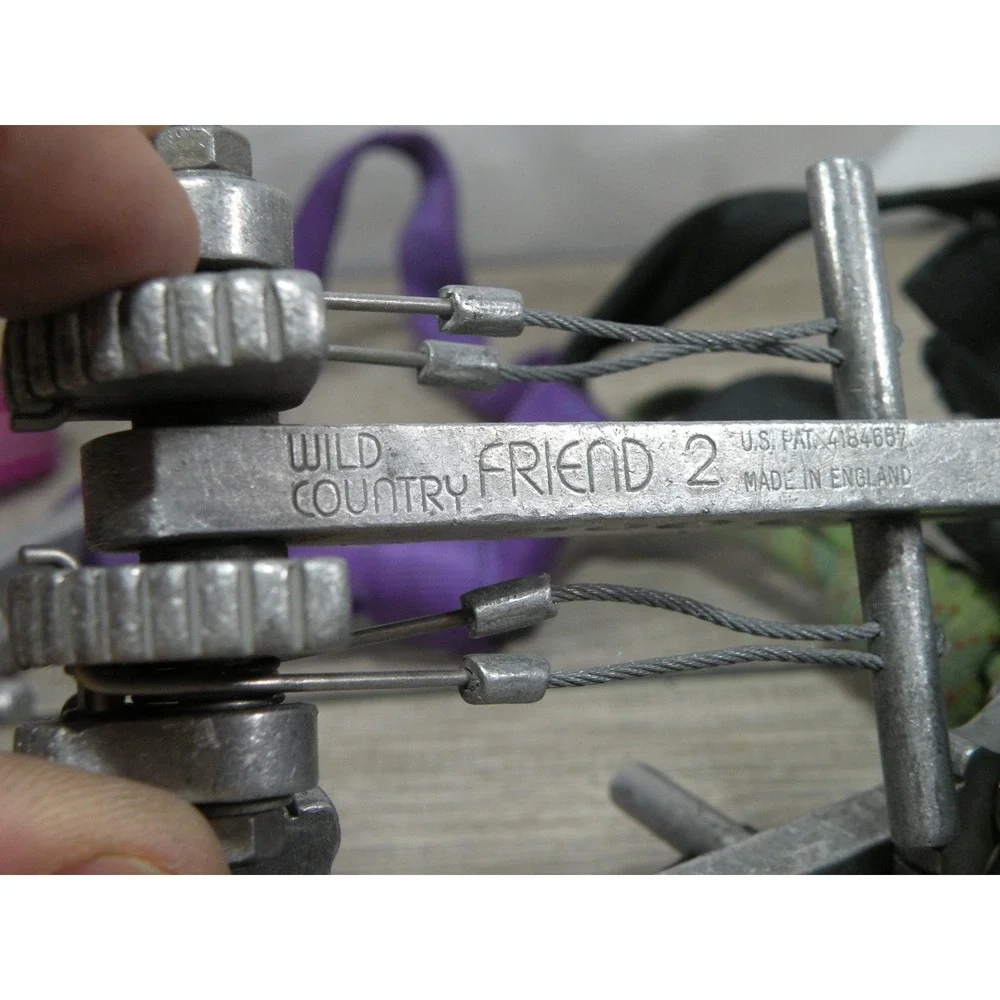 Vintage Ridged Wild Country Friend Climbing Cams Lot - Sizes 1.5,2,2,2,2.5,3,3